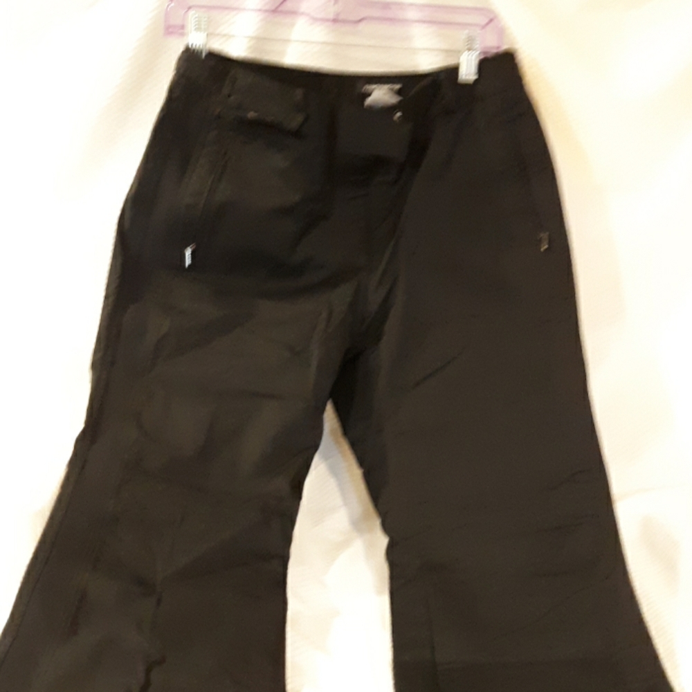 Kang Jungyun women's black golf pants